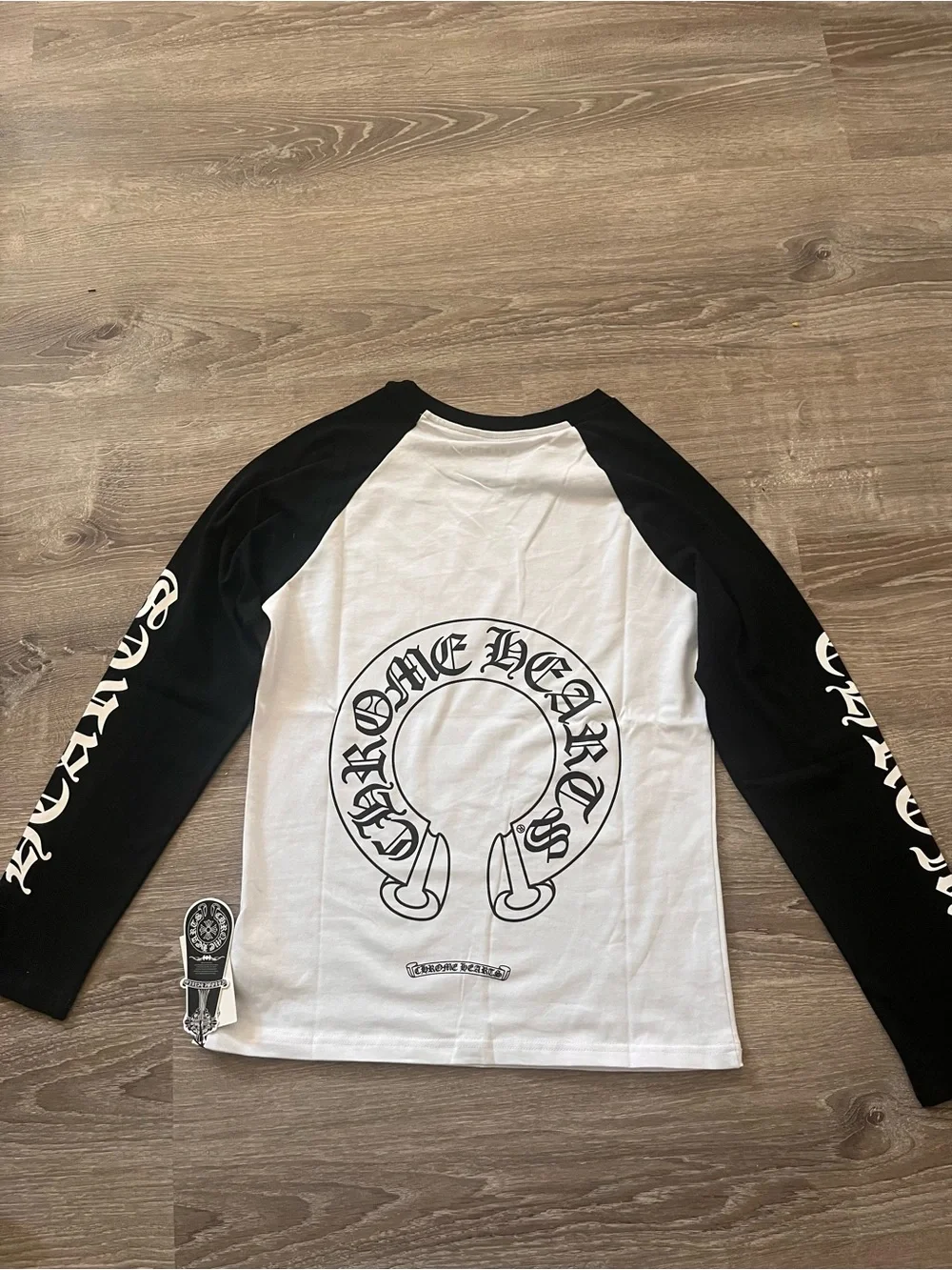 mens Black & White Raglan Long-Sleeve Graphic Tee
